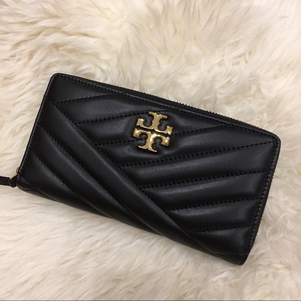 ❌sold❌Tory Burch Kira Chevron Zip Continental wall - Picture 2 of 8
